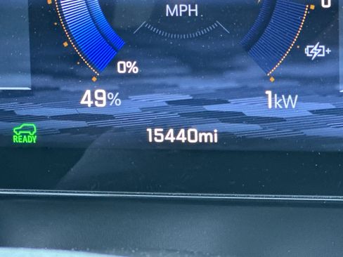 Used 2025 Chevrolet Equinox EV LT w/ Convenience Package image 3