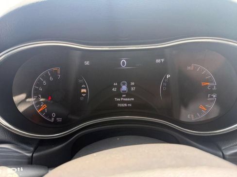 Used 2022 Jeep Grand Cherokee Laredo X RWD image 14