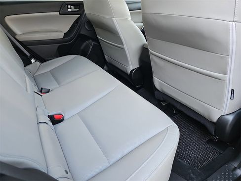 Used 2018 Subaru Forester 2.5i Limited image 11