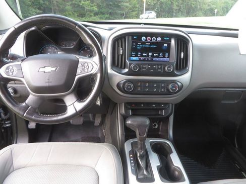 Used 2017 Chevrolet Colorado LT w/ LT Convenience Package RWD image 15