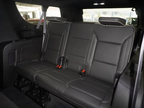 Used 2022 GMC Yukon XL SLT image 10