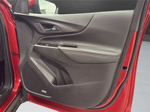 Used 2023 Chevrolet Equinox Premier image 35