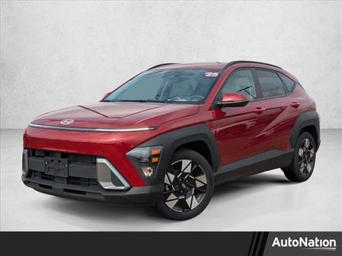 Used 2025 Hyundai Kona SEL image 1