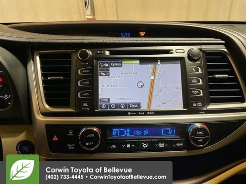 Used 2016 Toyota Highlander Limited Platinum image 16