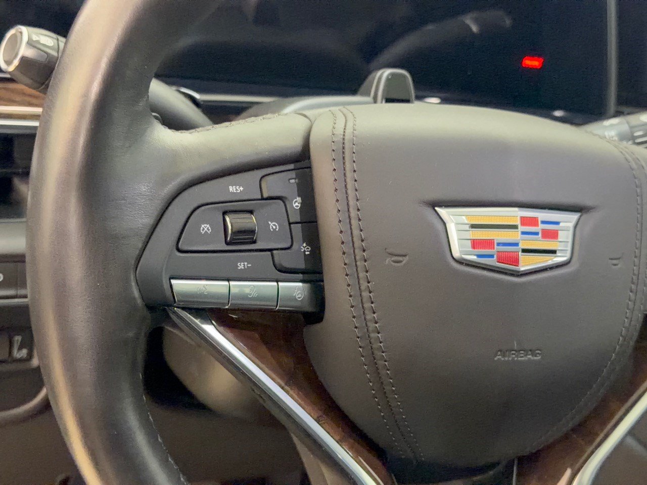 Used 2022 Cadillac Escalade Sport Platinum AWD/4WD image 18