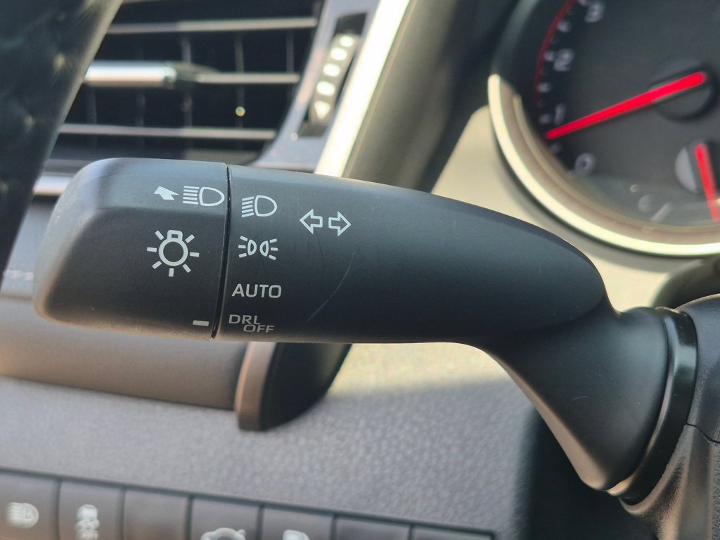 Used 2022 Toyota Camry XSE FWD image 19