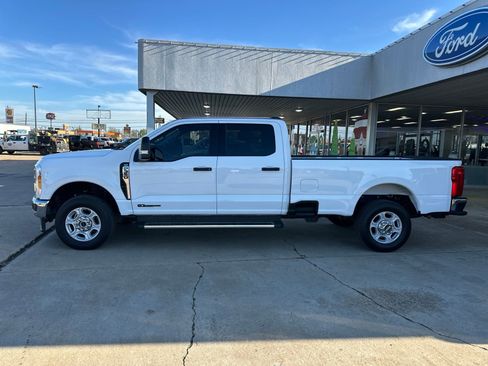 Used 2025 Ford F350 XLT image 6