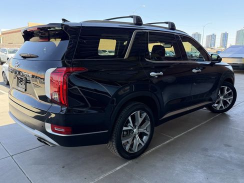Used 2022 Hyundai Palisade SEL w/ Premium Package FWD image 4