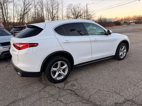 Used 2019 Alfa Romeo Stelvio AWD image 8