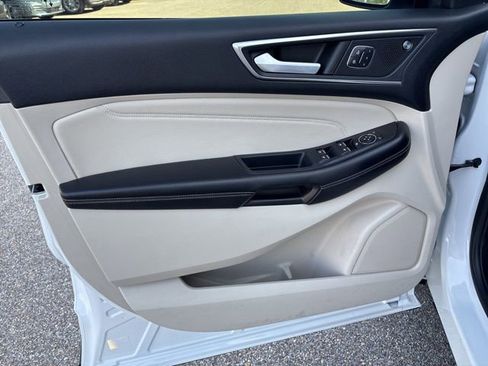 Used 2022 Ford Edge Titanium w/ Equipment Group 301A AWD/4WD image 21