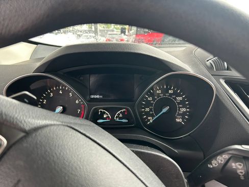 Used 2017 Ford Escape SE AWD/4WD image 12