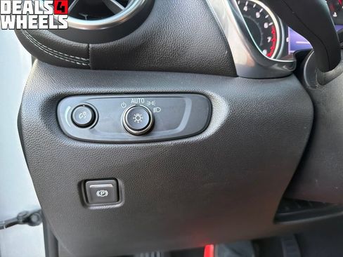 Used 2021 Chevrolet Blazer LT FWD image 11