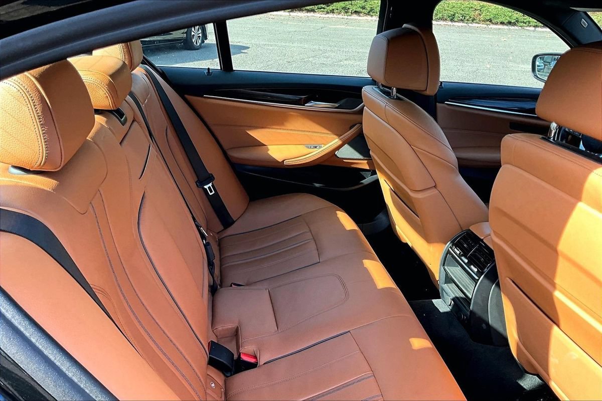 Used 2019 BMW 530i xDrive AWD/4WD image 12