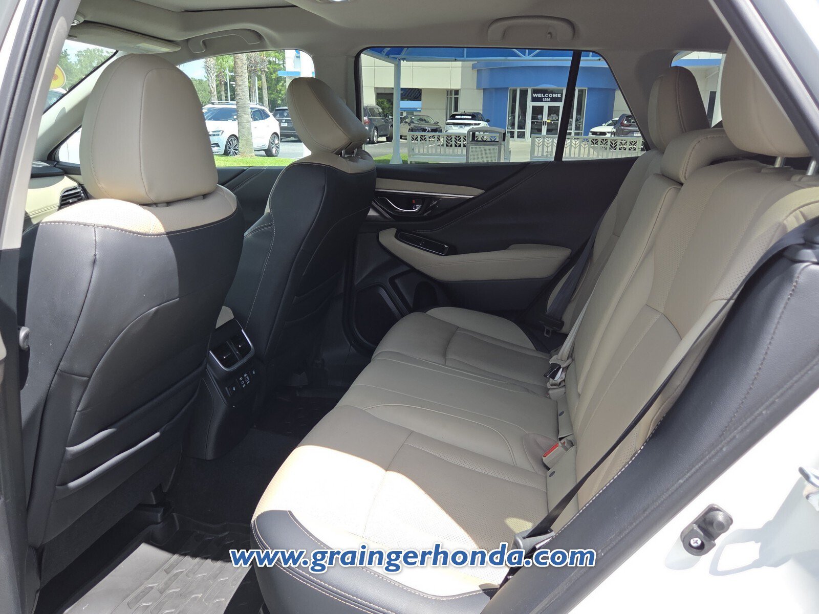 Used 2023 Subaru Outback Limited AWD/4WD image 11