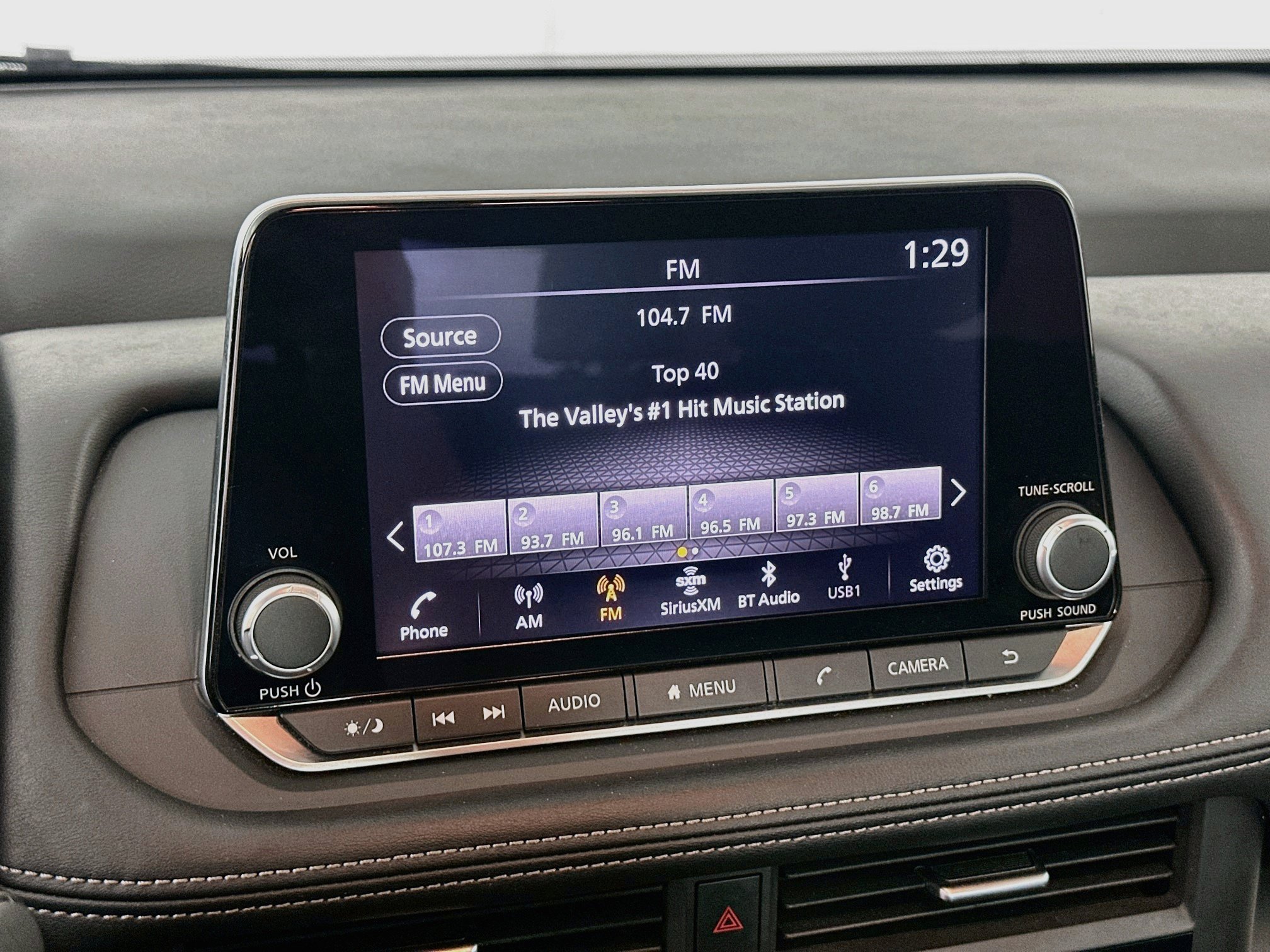 Used 2025 Nissan Rogue SV FWD image 21