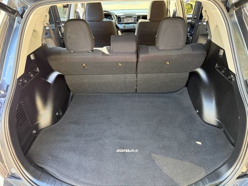 Used 2017 Toyota RAV4 XLE w/ Carpet Mat Package FWD image 21