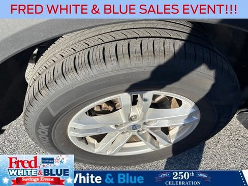 Used 2023 Ford Explorer XLT AWD/4WD image 4