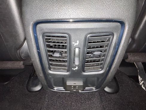 Used 2021 Jeep Grand Cherokee Laredo X image 18