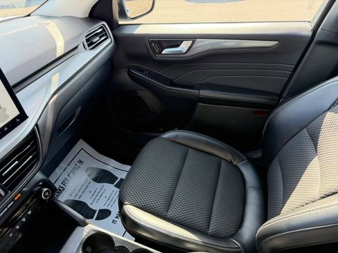 Used 2023 Ford Escape SE FWD image 11