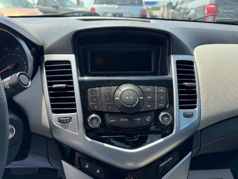 Used 2013 Chevrolet Cruze LS FWD image 19