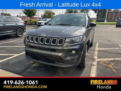Used 2023 Jeep Compass Latitude AWD/4WD image 9