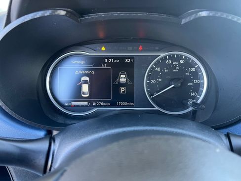 Used 2025 Nissan Versa SV FWD image 36