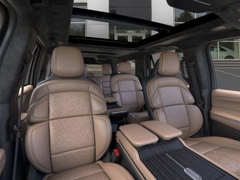 New 2025 Lincoln Navigator L Black Label image 14