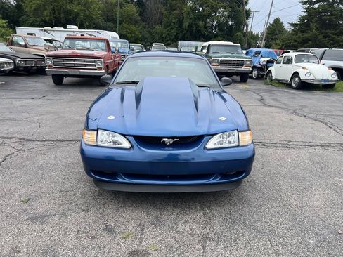 Used 1994 Ford Mustang GT RWD image 2