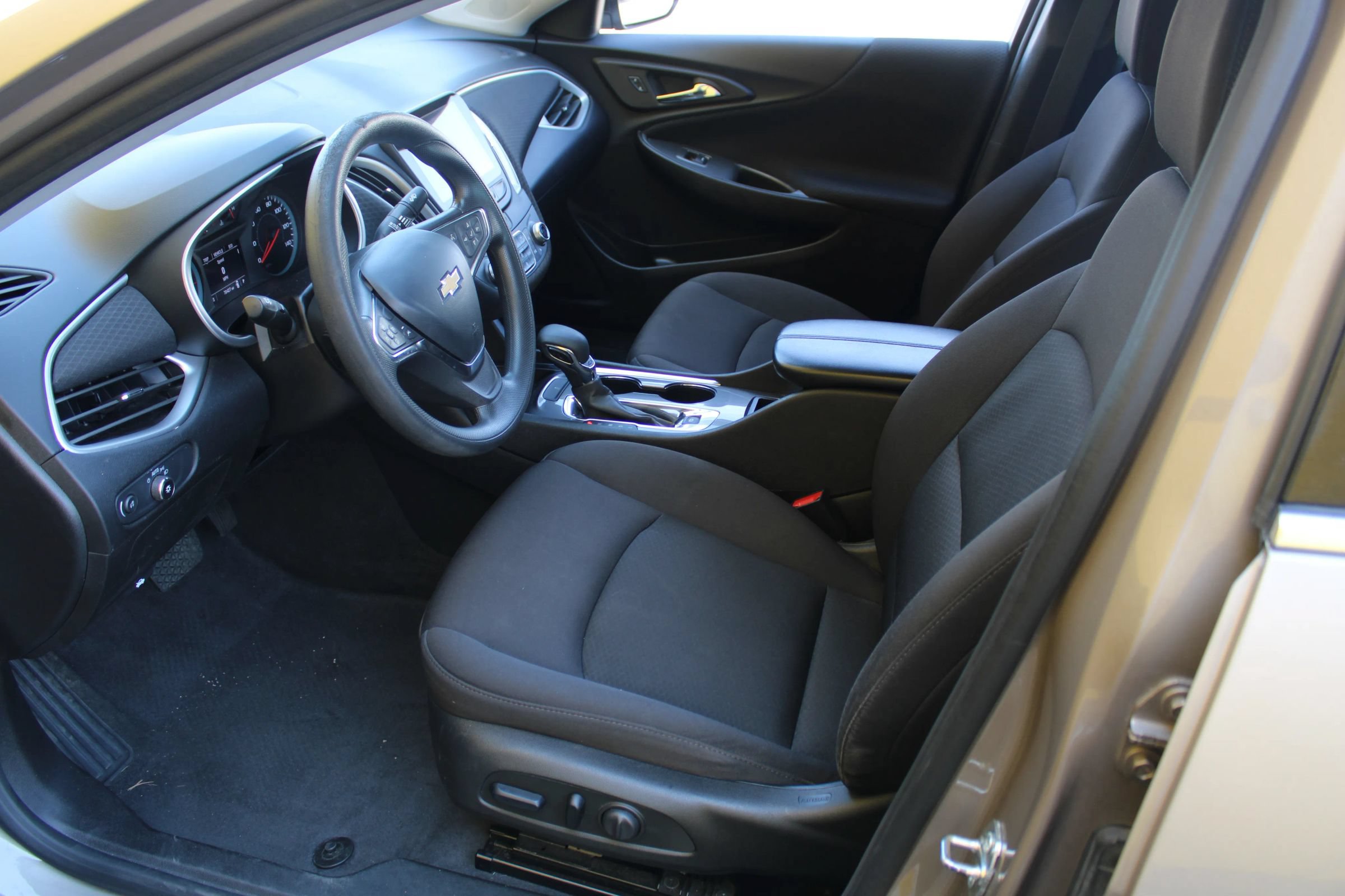 Used 2023 Chevrolet Malibu LT FWD image 8