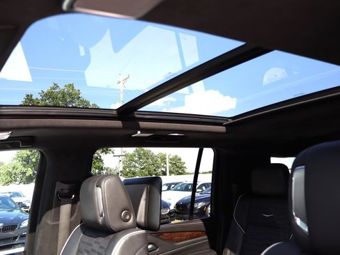 Used 2021 Cadillac Escalade ESV Sport Platinum AWD/4WD image 30