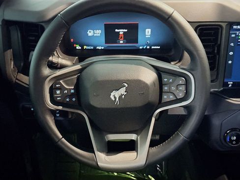 Used 2025 Ford Bronco Big Bend image 36