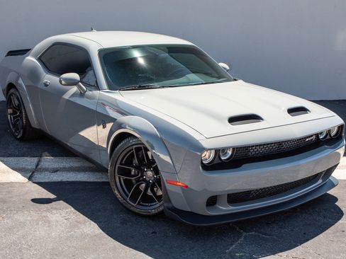Used 2019 Dodge Challenger SRT Hellcat Redeye image 6