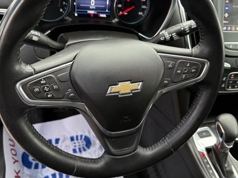 Used 2022 Chevrolet Equinox LT w/ Driver Convenience Package image 13