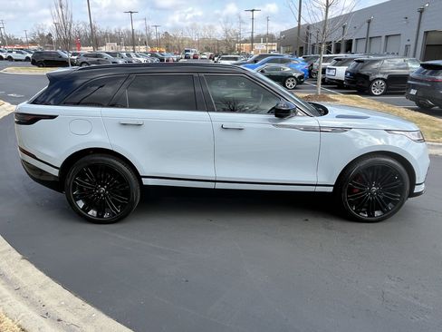 Certified 2025 Land Rover Range Rover Velar Dynamic HSE image 9
