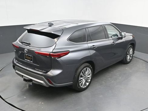 Used 2021 Toyota Highlander Platinum AWD/4WD image 30