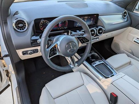 New 2026 Mercedes-Benz GLA 250 image 3