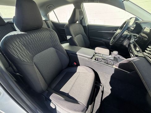 Used 2025 Toyota Camry LE image 36