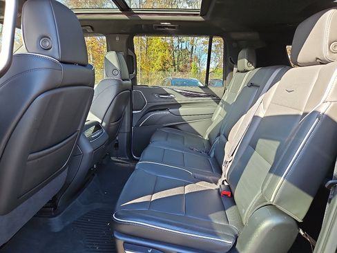 Certified 2022 Cadillac Escalade ESV Sport image 10