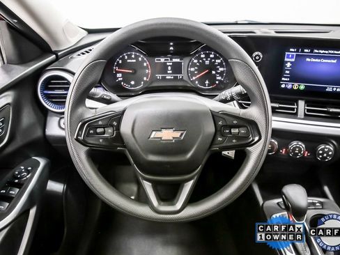 Used 2025 Chevrolet Trax LS w/ LS Convenience Package image 21