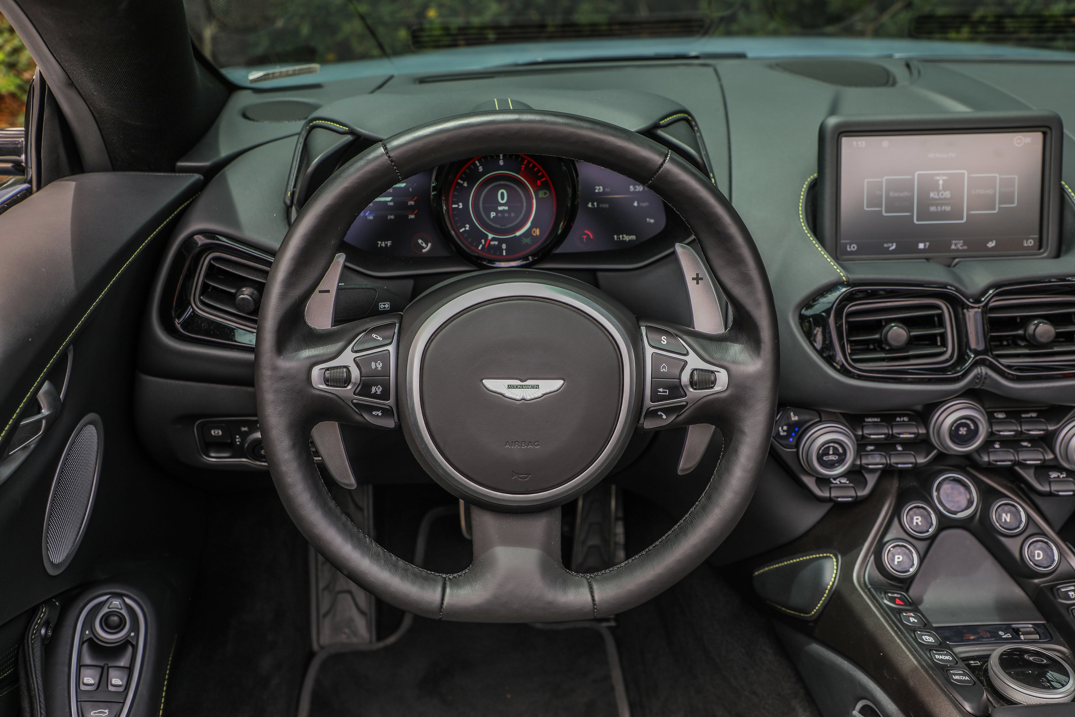 Used 2023 Aston Martin V8 Vantage Roadster RWD image 21