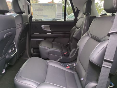 New 2025 Ford Expedition Platinum w/ Driver's Package image 14