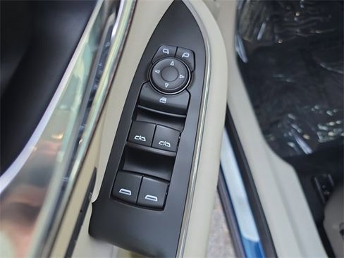 Certified 2023 Buick Envision Avenir image 16