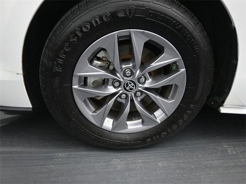 Used 2021 Toyota Sienna LE image 13