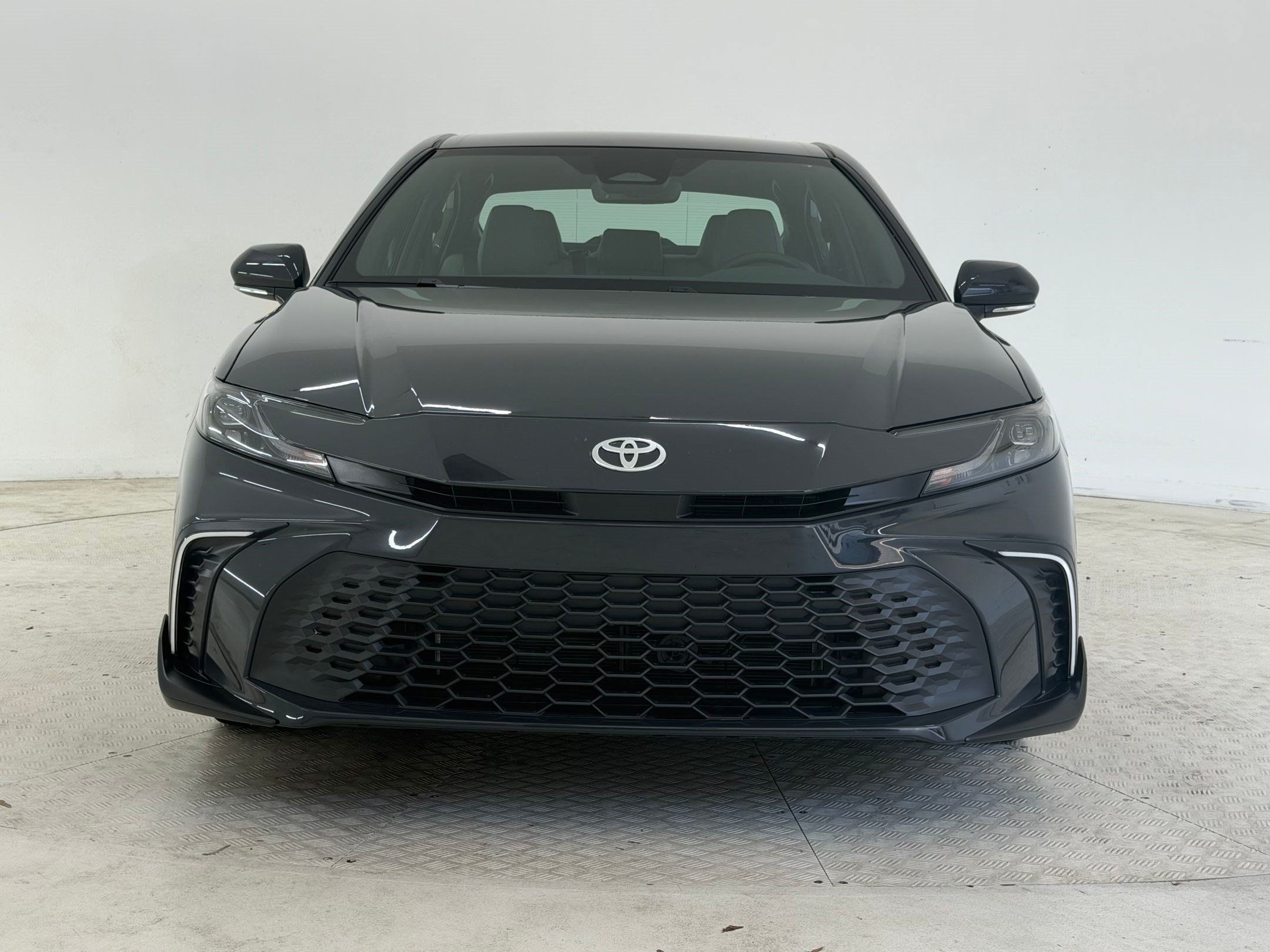 Used 2026 Toyota Camry SE w/ Multimedia Upgrade Package FWD image 6