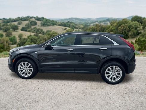 Used 2023 Cadillac XT4 Luxury w/ Cold Weather Package AWD/4WD image 4
