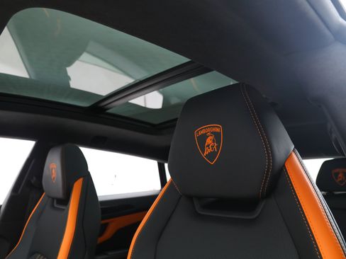 Used 2026 Lamborghini Urus SE AWD/4WD image 24