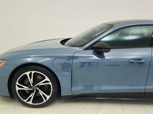 Used 2022 Audi e-tron GT Prestige w/ Prestige Package image 4