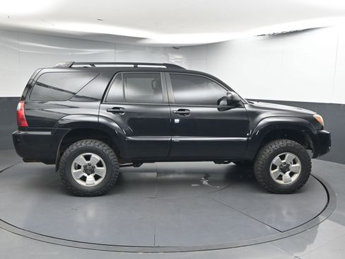 Used 2007 Toyota 4Runner SR5 AWD/4WD image 9