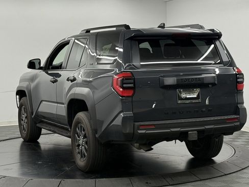 Used 2025 Toyota 4Runner SR5 image 10