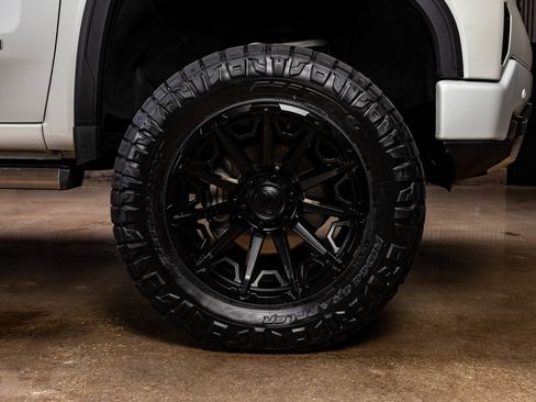 Used 2023 GMC Sierra 1500 Denali Ultimate image 12